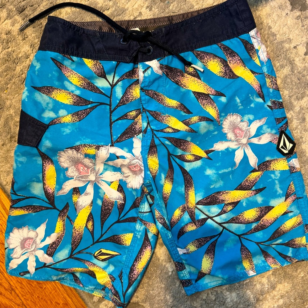 Volcom boy swim trunks